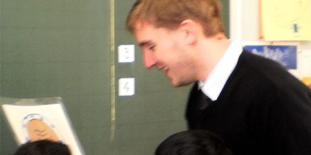 土曜日午前クラスの 担当が ダニエル先生に 変更になります。